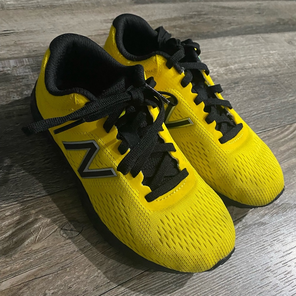 Boys shoes